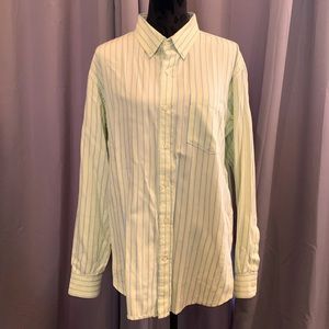 STEVE & BARRY’S 100% cotton men’s Small button-down dress shirt.